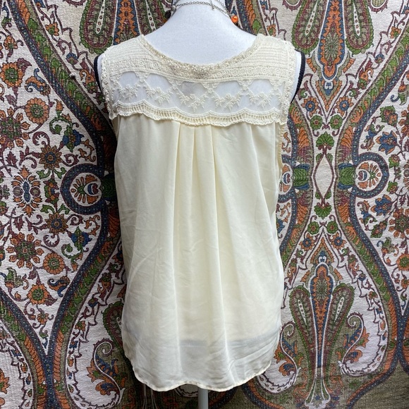 Forever 21 Ivory Open Knit / Crochet Ivory Tank - Picture 3 of 16